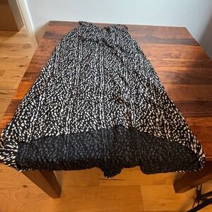 XIX PALMS Honolulu Black White Abstract Print High-Low Maxi Dress Medium Rayon